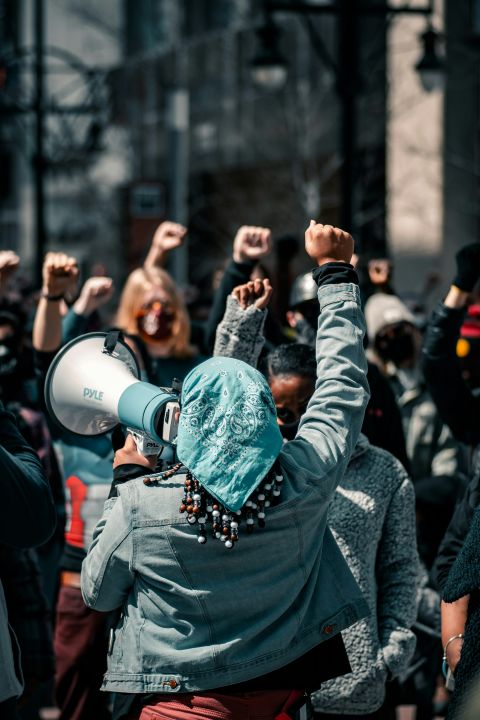 Κέντρα απάτης στη Νοτιοανατολική Ασία: Η ΕΕ καταχώρισε επτά πρόσωπα και τρεις οντότητες που ευθύνονται για σοβαρές παραβιάσεις των ανθρώπινων δικαιωμάτων
