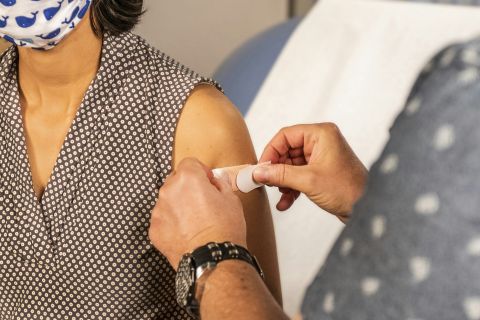 Το Συμβούλιο εξέδωσε σύσταση για την καταπολέμηση των καρκίνων που προλαμβάνονται με εμβολιασμό