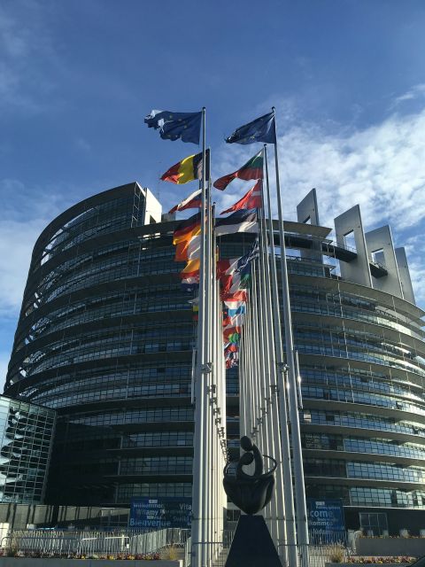 Τα θεσμικά όργανα της ΕΕ θέτουν προτεραιότητες για το 2026: υπογράφηκε κοινή δήλωση σχετικά με τις νομοθετικές προτεραιότητες της ΕΕ για το 2026 από το Ευρωπαϊκό Κοινοβούλιο, το Συμβούλιο και την Επιτροπή