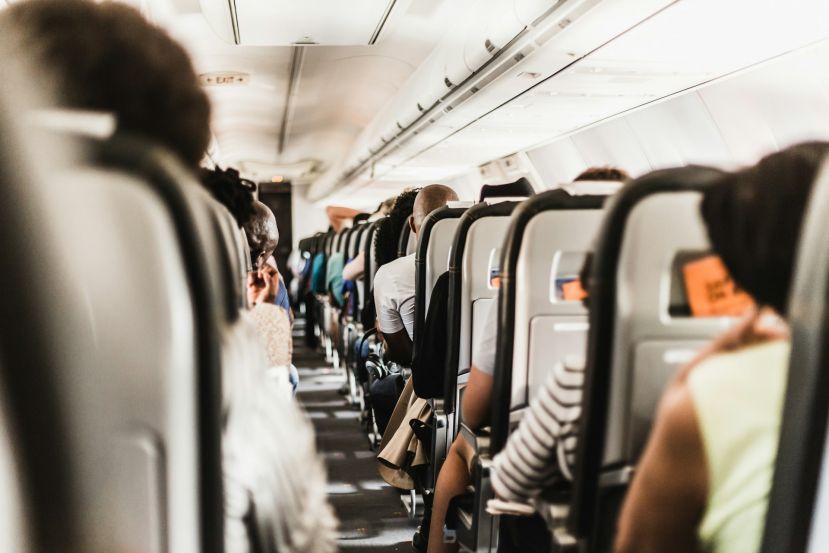Η Επιτροπή χαιρετίζει τη συμφωνία-ορόσημο για τα αναθεωρημένα δικαιώματα των επιβατών αεροπορικών μεταφορών