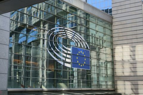 Η Ευρωπαϊκή Επιτροπή δρομολογεί δύο πρωτοβουλίες για την ενίσχυση των χρηματοοικονομικών γνώσεων στην Ευρωπαϊκή Ένωση