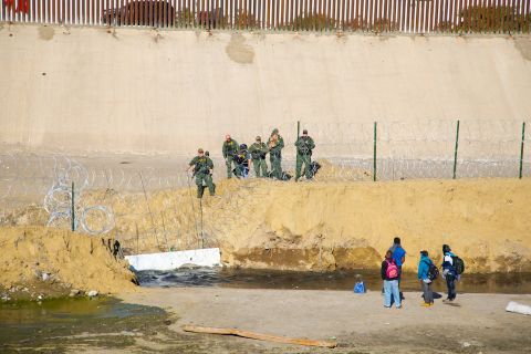 Η Επιτροπή παρουσιάζει πενταετή στρατηγική για τη μετανάστευση