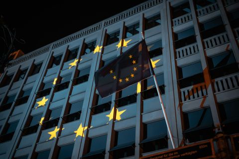 «Διευρυμένες και ενισχυμένες» εταιρικές σχέσεις για την άμυνα: νέο κεφάλαιο για την ΕΕ