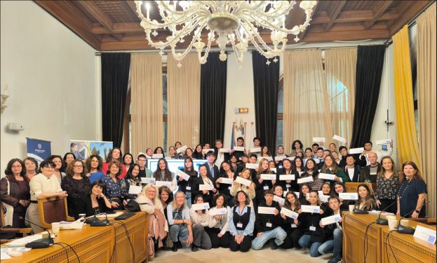 Οι μαθητές έγιναν ευρωβουλευτές για μια ημέρα και η Λότζια ... μικρό ευρωκοινοβούλιο!