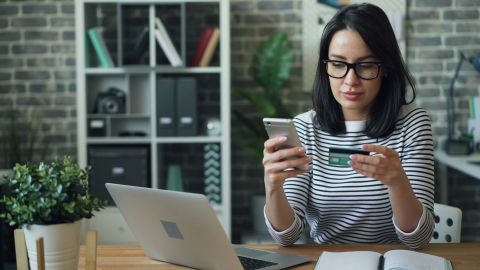 Νέος δασμός για το ηλεκτρονικό εμπόριο όσον αφορά τα μικρά πακέτα που αποσκοπούν στην αύξηση της δικαιοσύνης για τις επιχειρήσεις της ΕΕ και της ασφάλειας για τους καταναλωτές
